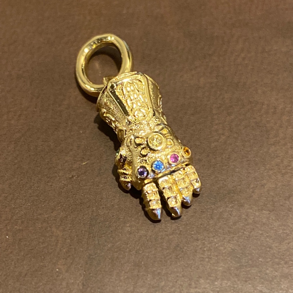 Marvel Avengers Infinity gauntlet charm